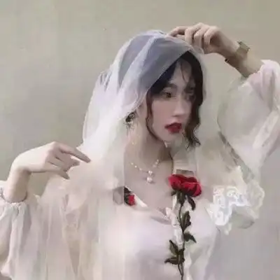 婚纱头像女生唯美穿婚纱礼服的女生头像霸气冷艳
