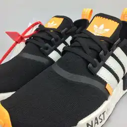 阿迪达斯adidas三叶草情侣跑鞋nmdr1boost联名经典缓震男女运动鞋休闲跑步鞋
