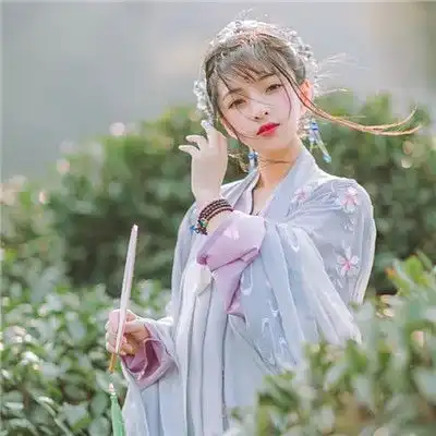种田文穿成农妇,她上山采药,做美食开店,挣钱养一儿一女
