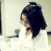 一左一右的好看男女头像
