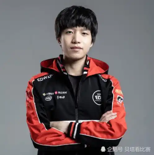 edg厂长调侃等我从武汉回去,第一顿火锅就和smlz刘青松吃
