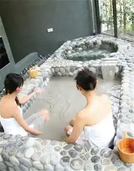 图看世界泡温泉的日本人让你大开眼界
