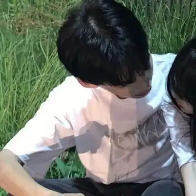 臭宝该换头像啦
