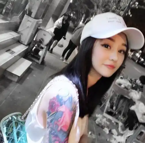 rng成员女友曝光小狗女友得分最低,香锅女友看完有上分欲望
