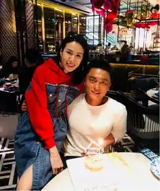 爱情事业两得意,这位tvb新晋小生,女友不仅是同行这么简单
