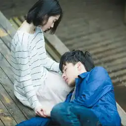 最新情侣头像亲吻或拥抱一对两张两人在一起情侣头像一男一女
