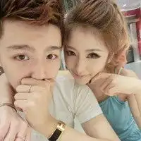 亲昵qq情侣头像初恋是最甜蜜的
