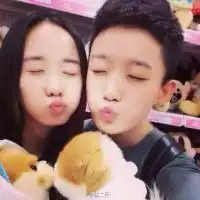 qq情侣头像思念就像巧克力,苦苦的,甜甜的
