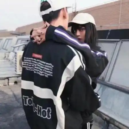 超拽的情侣头像一男一女傲气长在骨子里
