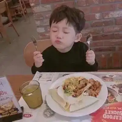 情侣头像萌娃两张可爱超级可爱吸引人的小孩情侣头像
