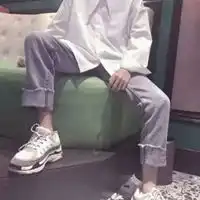 qq头像男生下半身图片
