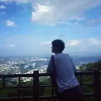 qq背影头像男生,世界挺残酷的
