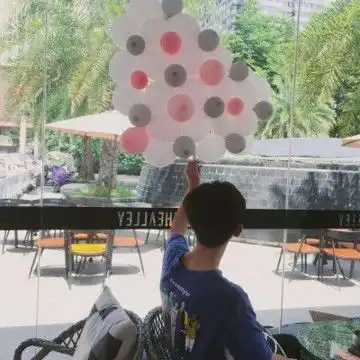 简约的情侣背影头像
