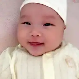 简单一招让宝宝求抱抱的时候不哭不闹生日2018年05月宝宝圈
