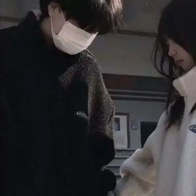 给你喜欢的人写一首藏头诗吧
