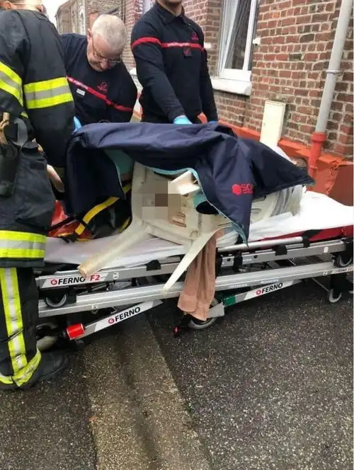 女朋友竟然让我用这种情侣头像这谁顶得住啊
