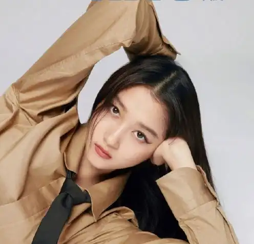 百变女神关晓彤首次尝试霸气臭脸妆,效果图出来后美炸了
