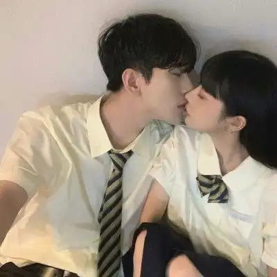 夏天适合谈恋爱,也适合收藏情话
