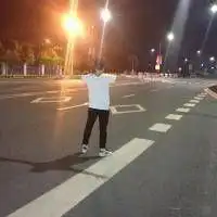 走下去,别回头看我qq头像图片男生女生情侣个性头像非主流头像空间头头像
