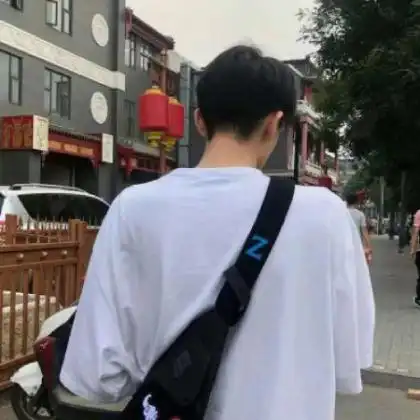 最新男头像关于你提起皆是遗憾
