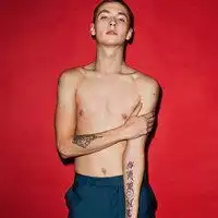 大红色头像男生头像欧美微信头像图片大全
