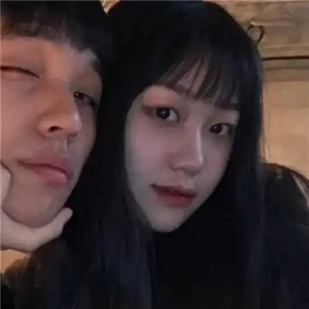搞怪的情侣头像,真人搞怪情侣头像奇葩一对
