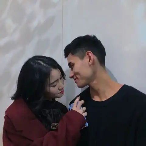 情侣头像人生最可怕的不是眼睛看不见了,而是心失去了方向
