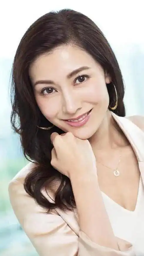 李嘉欣惊艳写真照

