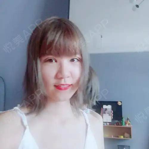 给自己换个发色换个心情,为什么换发型呢,因为小区里...眼部多项悦美整形
