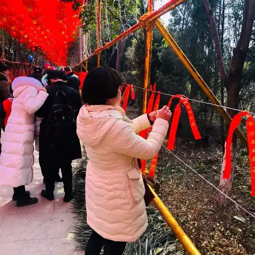 看节目找年味就来灞陵桥新春大庙会啊更有惊喜福利送给大家
