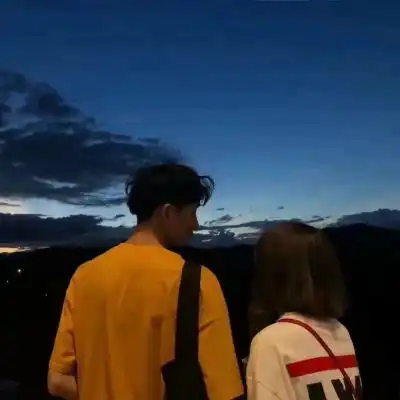 每一句你在干嘛的背后,都藏情侣头像我要个性网
