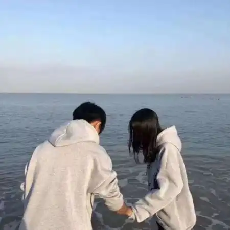 qq头像情侣一左一右头未曾失恋的人不懂爱情
