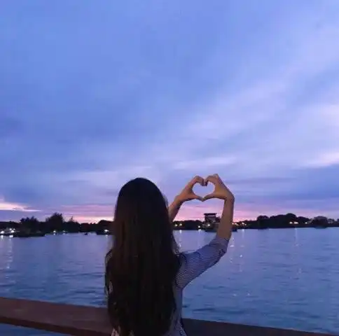 女生给你在这三个时间给你发微信,其实是在给你机会
