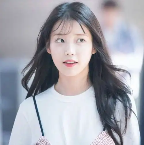 为什么说直发是纯欲天花板那些直发女神都有什么发型秘诀呢
