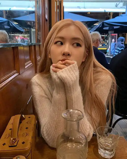 20190630朴彩英roseins更新
