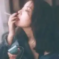 qq女生抽烟头像霸气qq女生头像抽烟的霸气的
