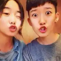 2016qq情侣头像要记得我们有过多少快乐或悲伤
