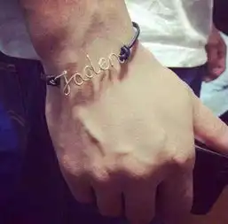 有哪些格调很高且适合男生戴的手链
