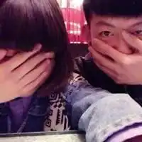 学会珍惜的非主流情侣头像爱到浓时就要牵肠挂肚
