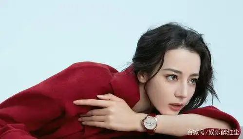 迪丽热巴果然是天生衣架子,多套造型展现百变魅力
