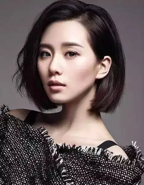 短发瘦脸,这些短发,让你远离大饼脸
