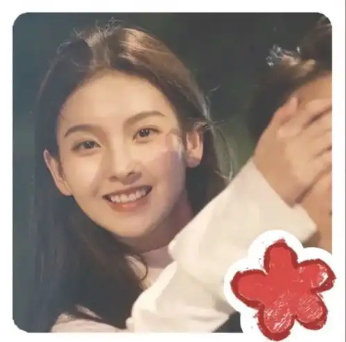 星星在天上,而你在我心里送你小红花情侣头像
