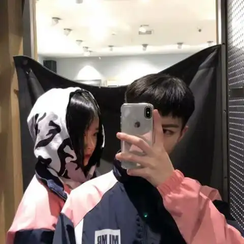 超甜情侣头像双人一男一女两张配对
