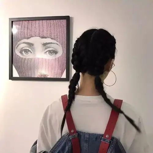 女生背影头像
