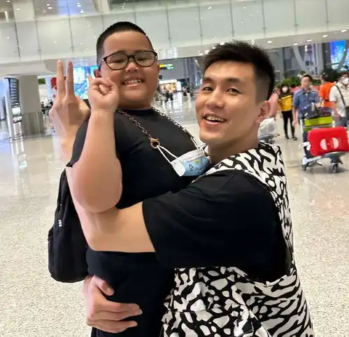 杨毅曝郭艾伦落选细节外教展现权威郭艾伦发声名记篮协被动

