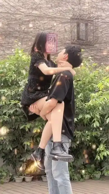 这是爹式抱抱吗情侣日常
