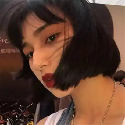 2019霸气超拽女生头像,选择放纵做个自由的女人
