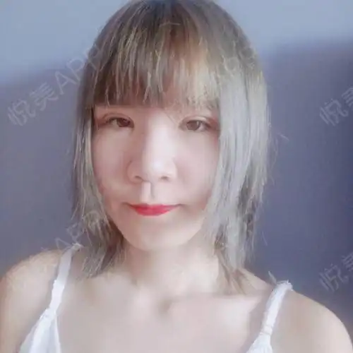 给自己换个发色换个心情,为什么换发型呢,因为小区里...眼部多项悦美整形
