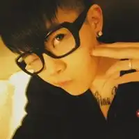 24号篮球情侣头像不带文字的情侣头像疯疯癫癫的女人才可爱
