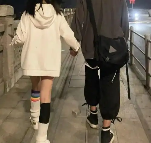 甜蜜情侣头像
